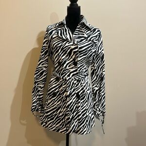 Vertigo Paris black and white trench coat